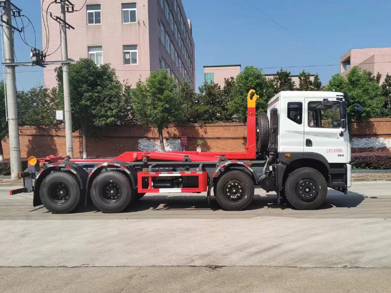 东风前四后八勾臂垃圾车